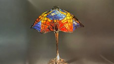 Khi dơi bay vào nghệ thuật trang trí của Tiffany Studios. Ảnh: The Lamps of Louis Comfort Tiffany