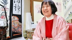 Mắc ung thư phổi giai đoạn 4, người phụ nữ Nhật Bản vẫn nỗ lực tốt nghiệp đại học ở tuổi 79