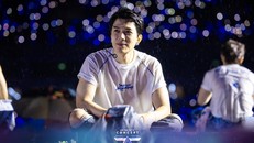 Hàng chục ngàn khán giả cùng hát với các Anh Trai “Say Hi” mùa 1 dưới cơn mưa trong concert cuối cùng tại Việt Nam