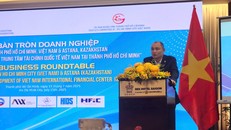 Đại sứ Đặc mệnh toàn quyền Kazakhstan tại Việt Nam, ông Kanat Tumysh phát biểu tại sự kiện. 