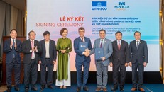 Dưới sự chứng kiến của Tổng Giám đốc UNESCO Audrey Azoulay, UNESCO và Tập đoàn SOVICO đã chính thức trao hai thỏa thuận hợp tác nhằm triển khai hai dự án trọng điểm trong lĩnh vực văn hoá và giáo dục, giai đoạn 2025–2030. Sự kiện diễn ra bên lề Liên hoan phim châu Á Đà Nẵng 2025.