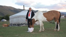 Cậu bé nghèo thành "vua biệt dược" giàu có