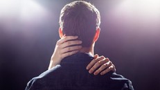 Ám ảnh chuyện giường chiếu vì có chồng quá nghiện sex