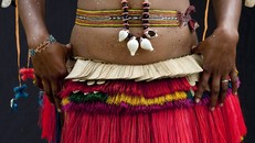 Lạ kỳ tập tục tự do ngoại tình tại đảo Tình yêu