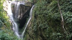 Hé lộ về chuyện tình yêu buồn sau thác Trái Tim giữa rừng Tây Bắc