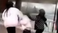 Nữ sinh bị đánh hơn 40 lần tại trường học vì quá xinh đẹp