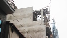 Công trình 30 Khương Trung dù sai phép vẫn gấp rút hoàn thiện