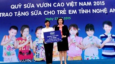 Quỹ sữa vươn cao VN đến với con em gia đình chính sách