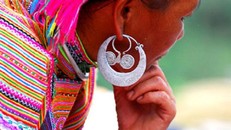 Câu chuyện kỳ lạ về đôi khuyên tai có ‘1-0-2’ của người Vân Kiều