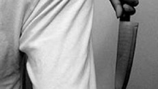 Bố chú rể vô cớ cầm dao chém khách sau đám cưới