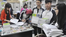 Ngày đầu có HS mua 10 bộ hồ sơ thi THPT quốc gia