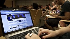 Thế nào là nội dung dung tục, bạo lực trên mạng xã hội?