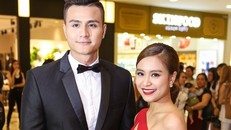 Hoàng Thùy Linh 'tình tứ' bên Vĩnh Thụy dù vạn ánh mắt đang nhìn