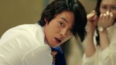 Vợ đâm đơn ly dị vì sợi tóc dài, xoăn trên ngực chồng