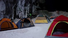 Du khách đi Sơn Đoòng sinh hoạt như thế nào?