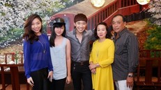 Ngắm 2 cô em gái được cưng như trứng và gia cảnh của Trấn Thành