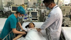 Bệnh nhi bình phục sau hơn 48 giờ phẫu thuật - Ảnh: Thiên Chương