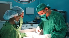 Cứu thành công nam thanh niên dập vỡ nhiều cơ quan nội tạng vì bị đá rơi trúng