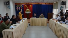 Đại diện Bộ GD-ĐT công bố kết quả thẩm định lại bài thi của kỳ thi THPT Quốc gia tại Hội đồng thi tỉnh Lâm Đồng.