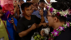 Đoàn Olympic Hóa học và Vật lý được chào đón ngày trở về