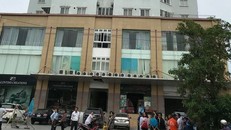 Người phụ nữ rơi từ tầng 10 xuống tử vong tại chỗ