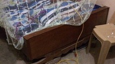 Gã hàng xóm đột nhập vào phòng ngủ, chích điện người phụ nữ lúc nửa đêm