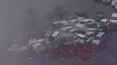 Clip: Kinh hoàng hơn 100 ô tô cháy ngùn ngụt trong siêu bão Jebi