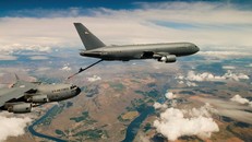Không quân Mỹ mua thêm máy bay tiếp nhiên liệu để đối đầu với nước nào?