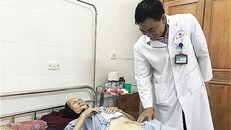 Sức khỏe của cụ bà ổn định sau mổ - Ảnh: Vnexpress