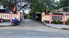 Người nhà bệnh nhân 'bắt đền' bệnh viện vì tai biến bàn tay