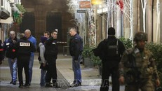 Pháp ráo riết truy lùng nghi can vụ xả súng ở chợ Giáng sinh