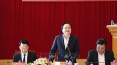 Bộ trưởng Bộ Giáo dục và Đào tạo Phùng Xuân Nhạ phát biểu tại buổi làm việc.