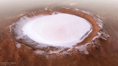 Hình ảnh 'hồ tuyết' tuyệt đẹp trên sao Hỏa