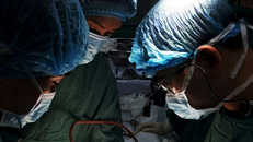 3 phút 'chạy đua' cứu sống bệnh nhân bị thanh gỗ đập vỡ tim