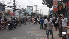 Xe rác va chạm xe máy, 2 người tử vong