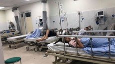 20 người nhập viện sau tiệc tất niên ở nhà hàng