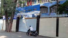 Giáo viên tố hiệu trưởng cắt giảm tiền 'thưởng tết'