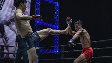 Video: Võ sĩ MMA Việt Nam đánh bại đối thủ Hàn Quốc tại giải đấu ONE Championship 