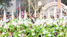 Hoa hậu H'Hen Niê khuấy động Lễ hội đường phố cà phê Buôn Ma Thuột