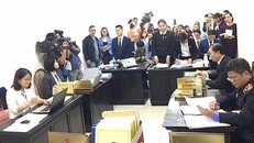 Đạo diễn Việt Tú: Tôi không tranh quyền chủ sở hữu với Tuần Châu