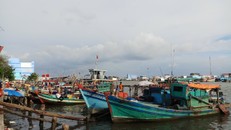 Ẩu đả trên tàu cá, một ngư dân rơi xuống biển mất tích