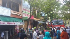 Cháy nhà khi đang ngủ, hai vợ chồng may mắn thoát chết