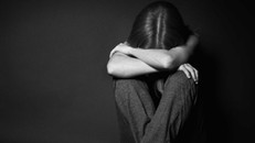 Đình chỉ công tác thầy giáo bị ‘tố’ làm nữ sinh lớp 8 mang thai