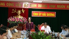 Đồng chí Trương Thị Mai, Ủy viên Bộ Chính trị, Bí thư Trung ương Đảng, Trưởng ban Dân vận Trung ương phát biểu tại buổi làm việc.