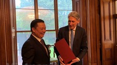 Việt Nam tăng cường hợp tác tài chính với Vương quốc Anh