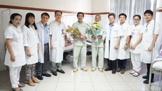 Cựu chiến binh hiến giác mạc giúp hồi sinh đôi mắt cho 2 người