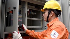 Ngành điện khuyến cáo tiết kiệm điện trong những ngày nắng nóng. Ảnh: TTXVN phát