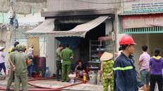 Nổ bình gas trong quán ăn, nhiều người mắc kẹt