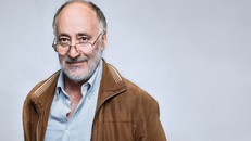 Nhà thiết kế ánh sáng Roger Narboni- người sáng lập công ty Concepto. 