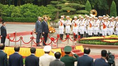 Thủ tướng Nguyễn Xuân Phúc chủ trì Lễ đón Thủ tướng Malaysia Mahathir Mohamad. Ảnh VGP/Quang Hiếu